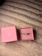 Swarovski ring, Verzamelen, Verzenden, Zo goed als nieuw