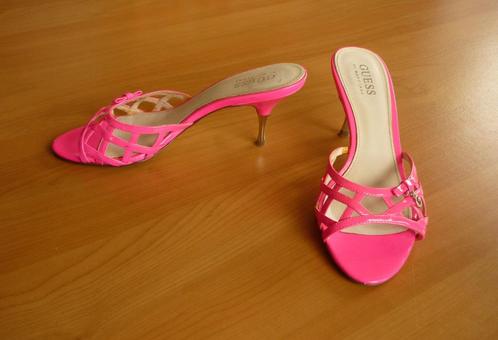 Fluo fuchsia roze hakken schoenen muiltjes van Guess Mt 37, Kleding | Dames, Schoenen, Roze, Ophalen of Verzenden
