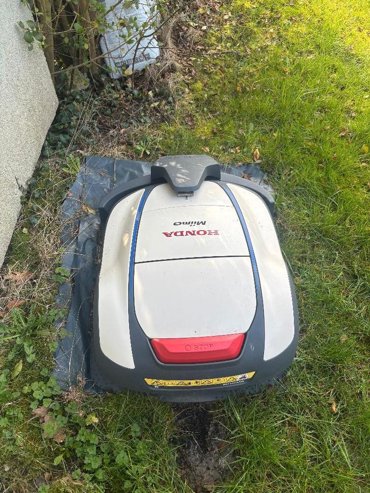 Honda Miimo HR1000-E – Robot Tondeuse 1000m2, Jardin & Terrasse, Tondeuses robotisées, Utilisé, 20 à 25 cm, Contrôlable via l'application