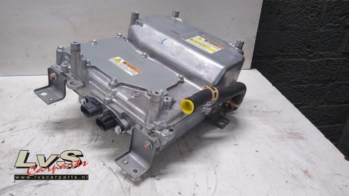 Convertisseur d'un Mitsubishi Outlander, Autos : Pièces & Accessoires, Électronique & Câbles, Mitsubishi, Utilisé, 3 mois de garantie