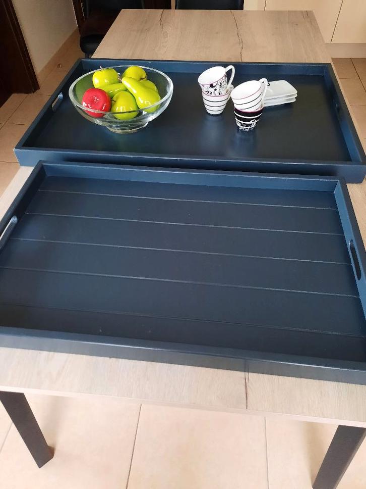 2 grote dienbladen in hout (goede kwalitet zie omschrijving., Huis en Inrichting, Woonaccessoires | Dienbladen, Zo goed als nieuw