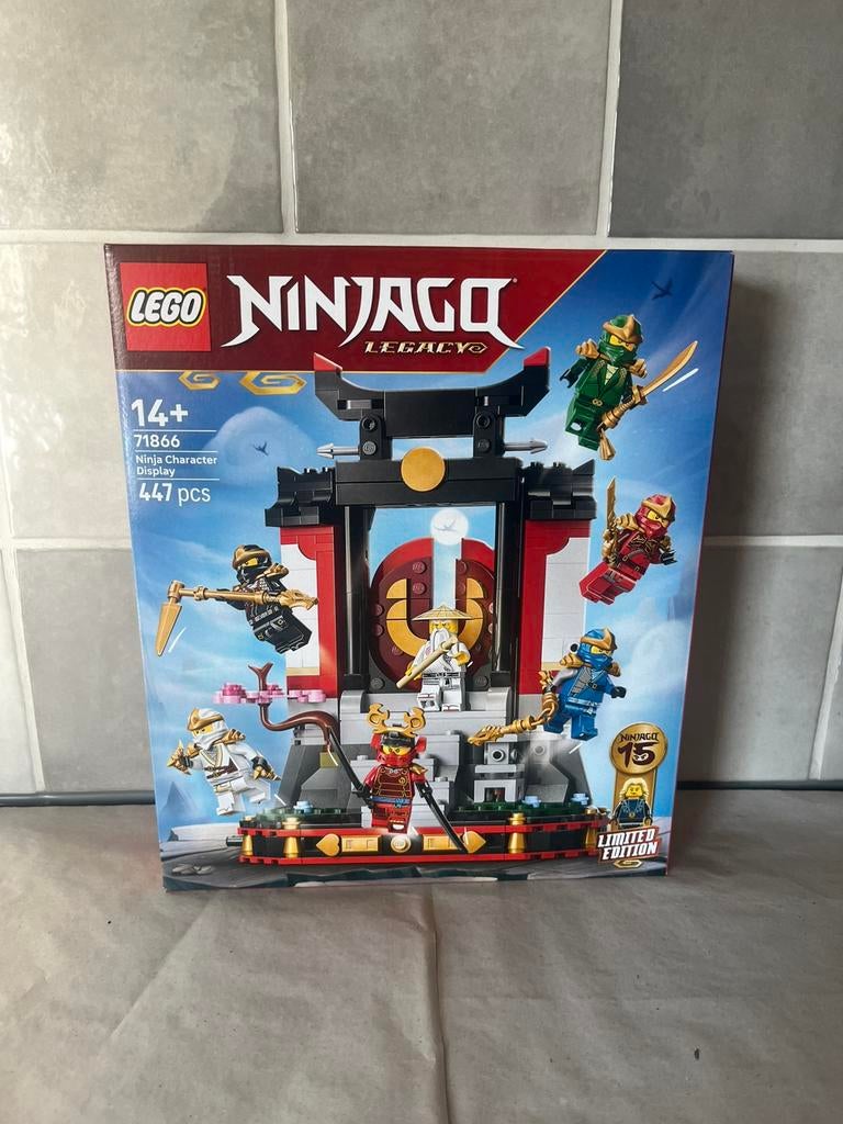 LEGO Ninjago 71866 Ninja Character Display – Factory Sealed, Lego, Nieuw, Ophalen of Verzenden, Ongeopend/sealed