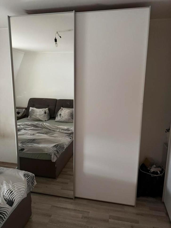 Grande armoire avec portes coulissantes et miroir, Maison & Meubles, Armoires | Penderies & Garde-robes, Utilisé, 200 cm ou plus