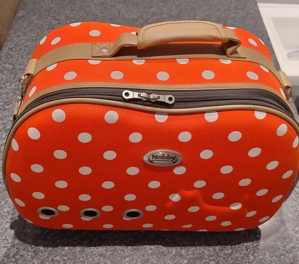 Reistas voor hondjes, Enlèvement