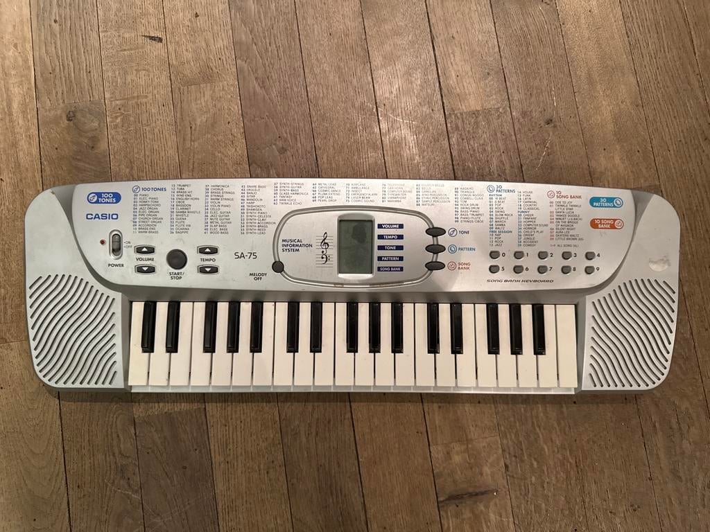 Clavier Casio SA-75 - parfait pour les débutants/les enfants, Musique & Instruments, Enlèvement, Comme neuf, Casio