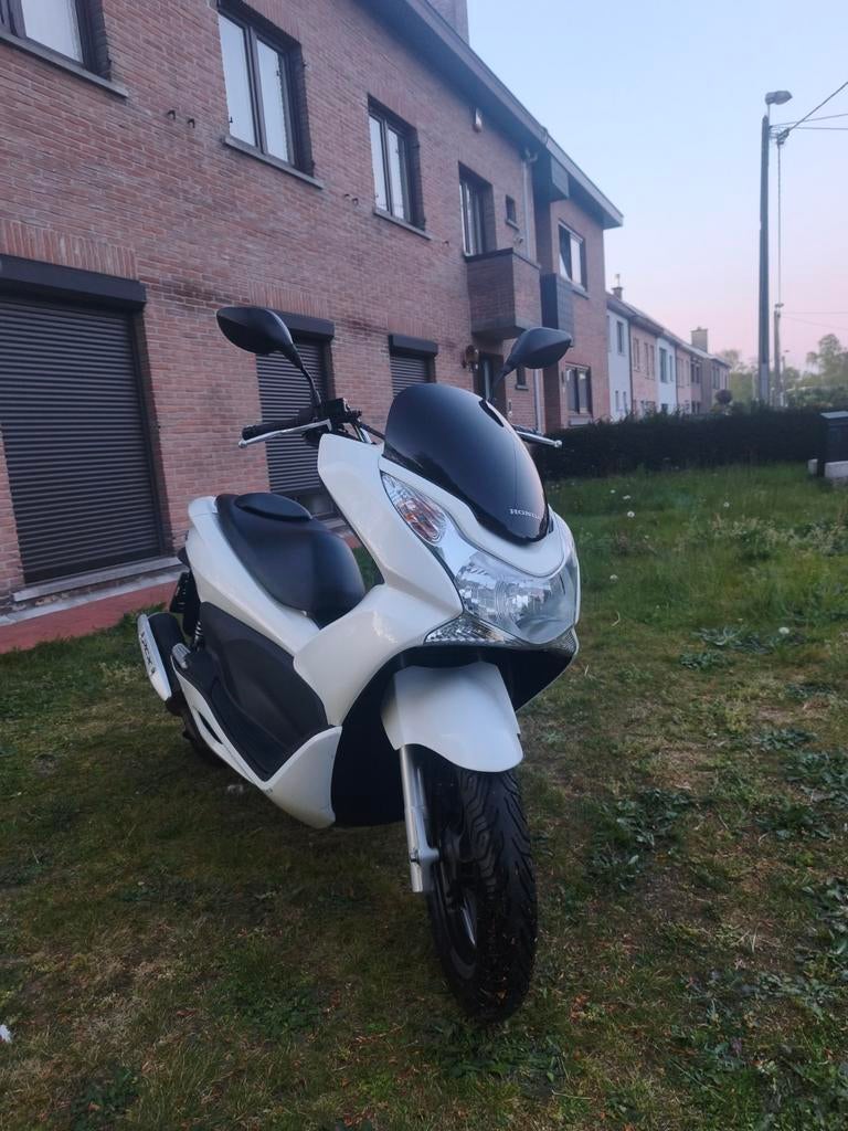 Honda pcx 125, Fietsen en Brommers, Scooters | Peugeot, Ophalen