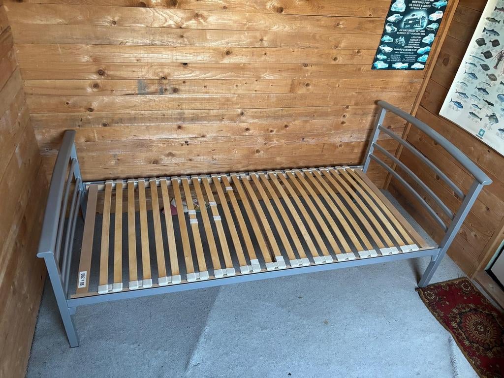 Eenpersoonsbed met lattenbodem, Huis en Inrichting, Ophalen, Eenpersoons