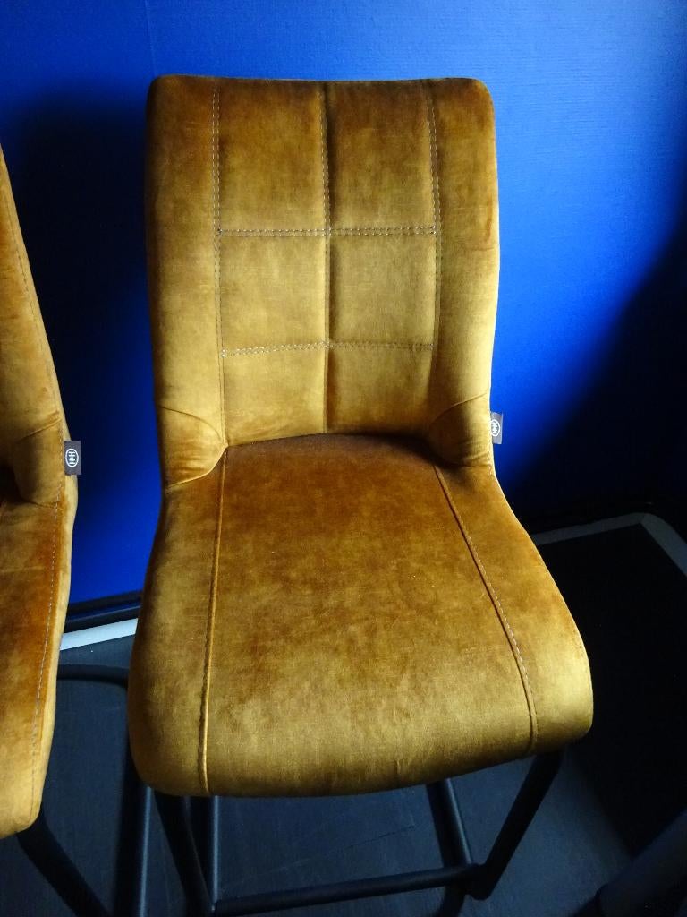 Twee barstoelen Henders & Hazel, Huis en Inrichting, Barkrukken, Nieuw, 60 tot 90 cm, Kunststof, Metaal, 2 krukken, Met voetsteun