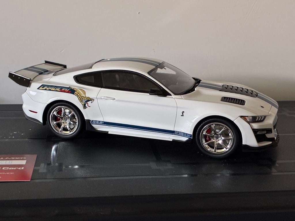 Inhoud vitrinekast 1:18,1:24:1:43 en vitrinekast, Hobby en Vrije tijd, Ophalen, Zo goed als nieuw