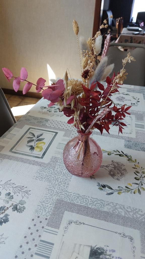 Schattig roze vaasje met kunstbloemen, Tuin en Terras, Bloempotten, Ophalen