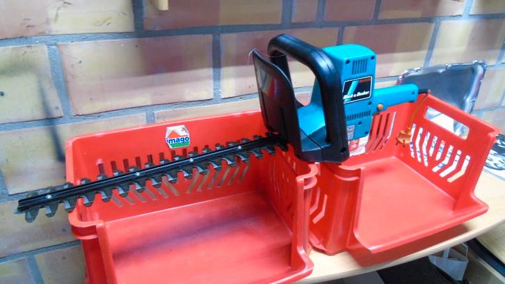 Tuingereedschap, Tuin en Terras, Heggenscharen, Zo goed als nieuw, Elektrisch, Ophalen