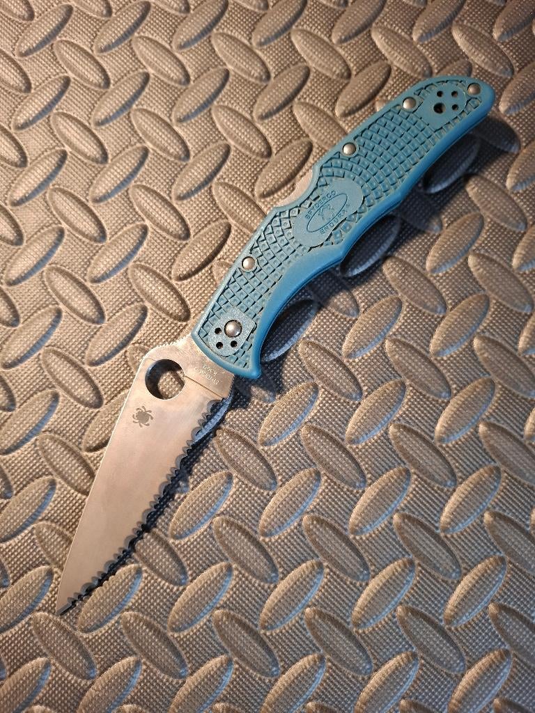 Spyderco Endura K390, Caravanes & Camping, Outils de camping, Enlèvement, Comme neuf