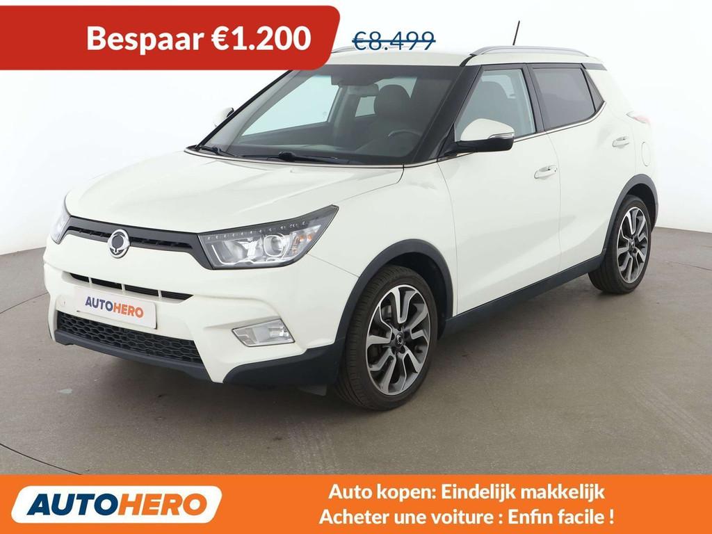 SsangYong Tivoli 1.6 Crystal 4x2 (bj 2015), Gebruikt, Zwart, 128 pk, Wit