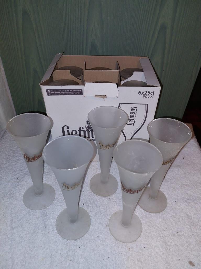 17  kristallen glazen-coupe MAITRE PIERRE, Verzamelen, Ophalen of Verzenden, Nieuw, Bierglas