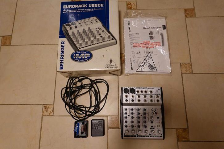 Behringer Eurorack UB802 pour pièces, Musique & Instruments, Tables de mixage, Utilisé, Moins de 5 canaux, Entrée micro, Enlèvement ou Envoi