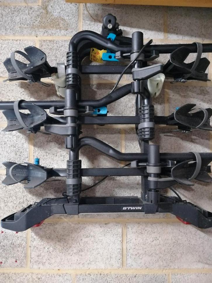 location porte vélo 3 velo, Autos : Divers, Porte-vélos, Comme neuf, Support d'attelage, 3 vélos ou plus, Enlèvement