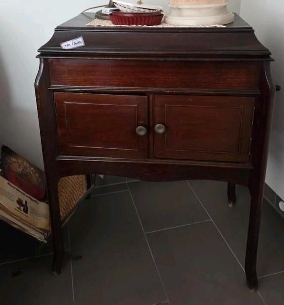 Antieke 78 toeren platenspeler met zwengel., Enlèvement