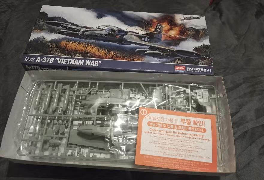 Academy 1/72 Cessna A-37B Dragonfly "Vietnam War", Ophalen of Verzenden, Nieuw, 1:72 tot 1:144, Vliegtuig