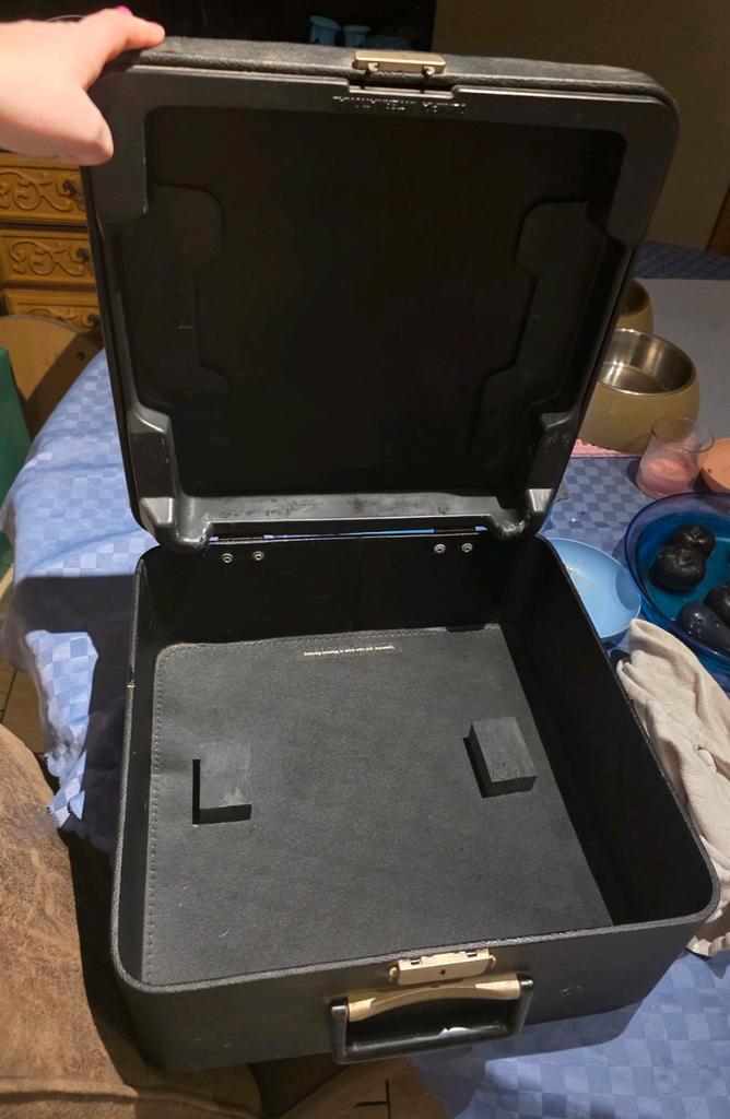 Machine à écrire Olympia Monica vintage — Histoire d'Anvers, Divers, Machines à écrire, Enlèvement ou Envoi