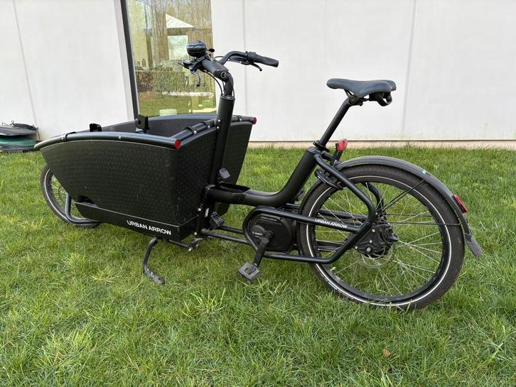 Urban arrow Family active plus 2024 - 500km + accessoires, Fietsen en Brommers, Fietsen | Bakfietsen, Zo goed als nieuw, Elektrisch