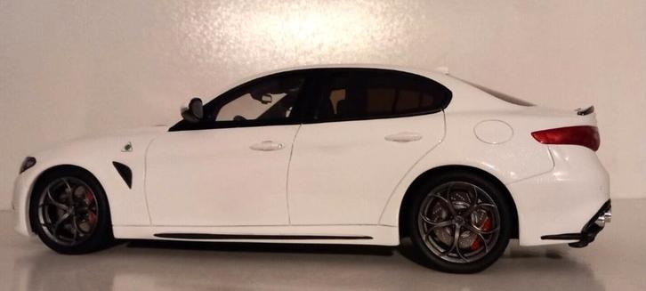 1/18 ALFA ROMEO Giulia Quadrifoglio 2019 OTTOMOBILE, Hobby en Vrije tijd, Modelauto's | 1:18, Nieuw, Auto, OttOMobile, Ophalen of Verzenden