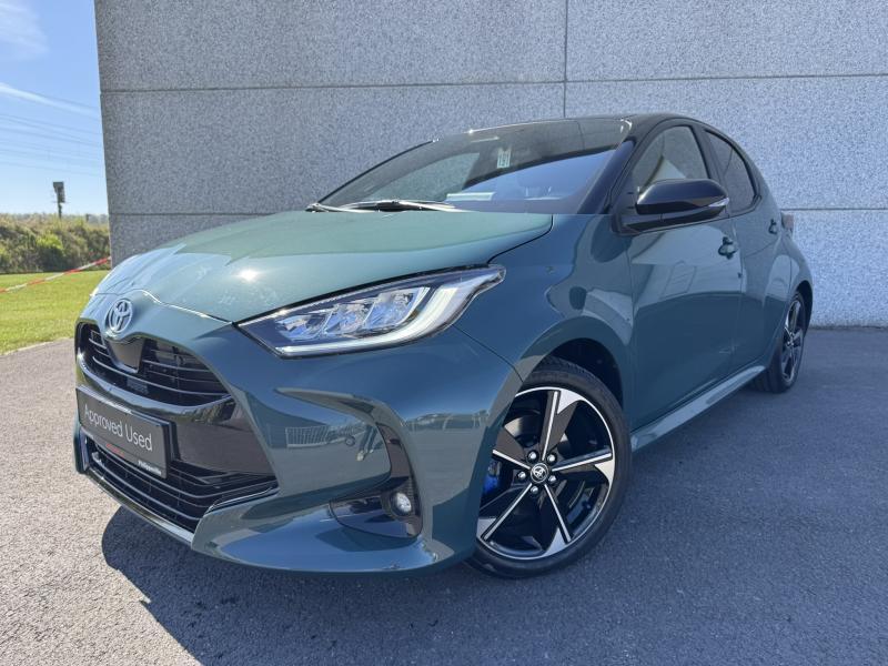 Toyota Yaris 1.5 HEV CVT Style + Confort Pack De direction a, Euro 6, Noir, 5 portes, Automatique