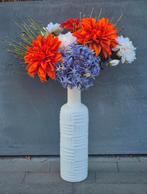 Witte vaas met kunstbloemen, Ophalen of Verzenden