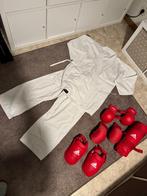 Karate kimono en extra’s, Sport en Fitness, Ophalen, Gebruikt, Maat XS of kleiner, Vechtsportpak