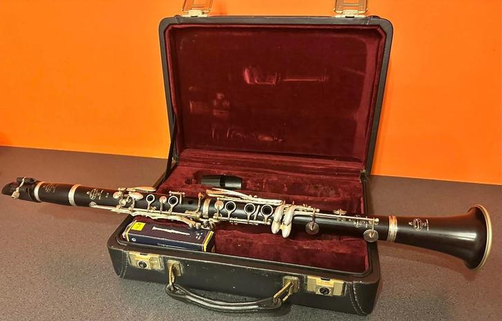 Vends Clarinette Buffet Crampon Bb E13, Muziek en Instrumenten, Blaasinstrumenten | Klarinetten, Zo goed als nieuw, Bes-klarinet