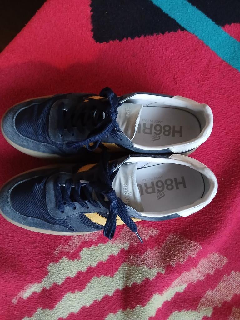 Ik verkoop deze paar schoenen merk Hogan blauw met witte, Ophalen, Blauw, Zo goed als nieuw, Sportschoenen