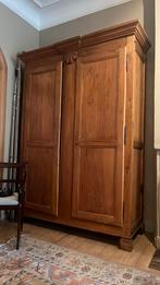 Grande armoire en bois massif en excellent état, Antiquités & Art, Enlèvement