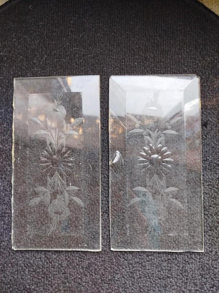 2 glazen panelen gegraveerd met bloemenpatroon, Antiek en Kunst, Antiek | Glaswerk en Kristal, Ophalen of Verzenden