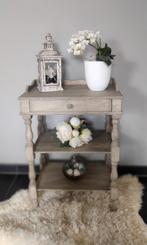 Mooi landelijk bijzetkastje in de eik met schuifje, Ophalen