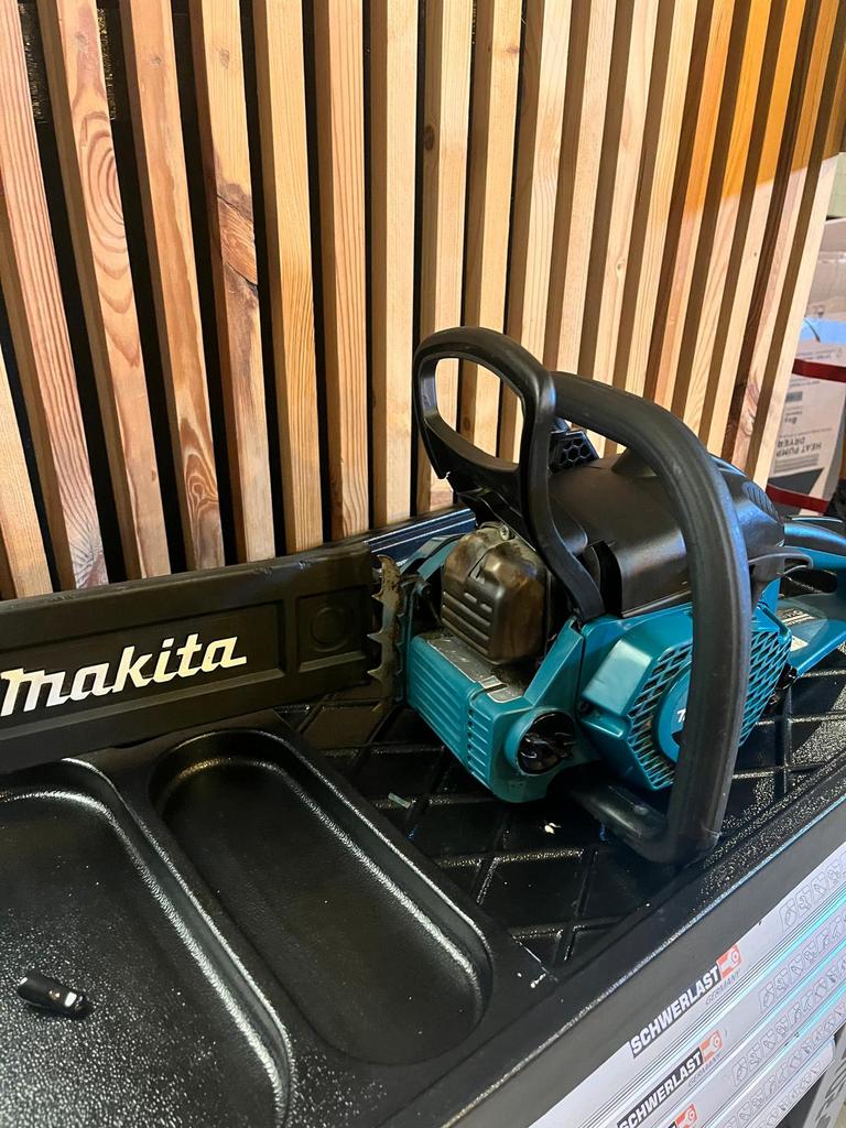 Makita kettinzaag, Ophalen, Zo goed als nieuw
