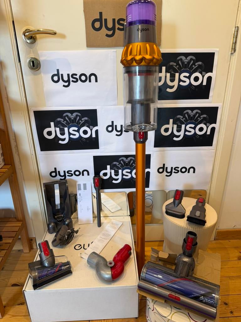 Dyson V15 en parfait état proche du neuf avec ses accessoire, Ophalen of Verzenden, Zo goed als nieuw, Reservoir, Stofzuiger