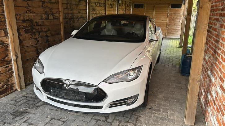 Tesla model S met FREE SUPERCHARGING, Autos, Tesla, Particulier, Model S, 4x4, ABS, Caméra de recul, Phares directionnels, Régulateur de distance