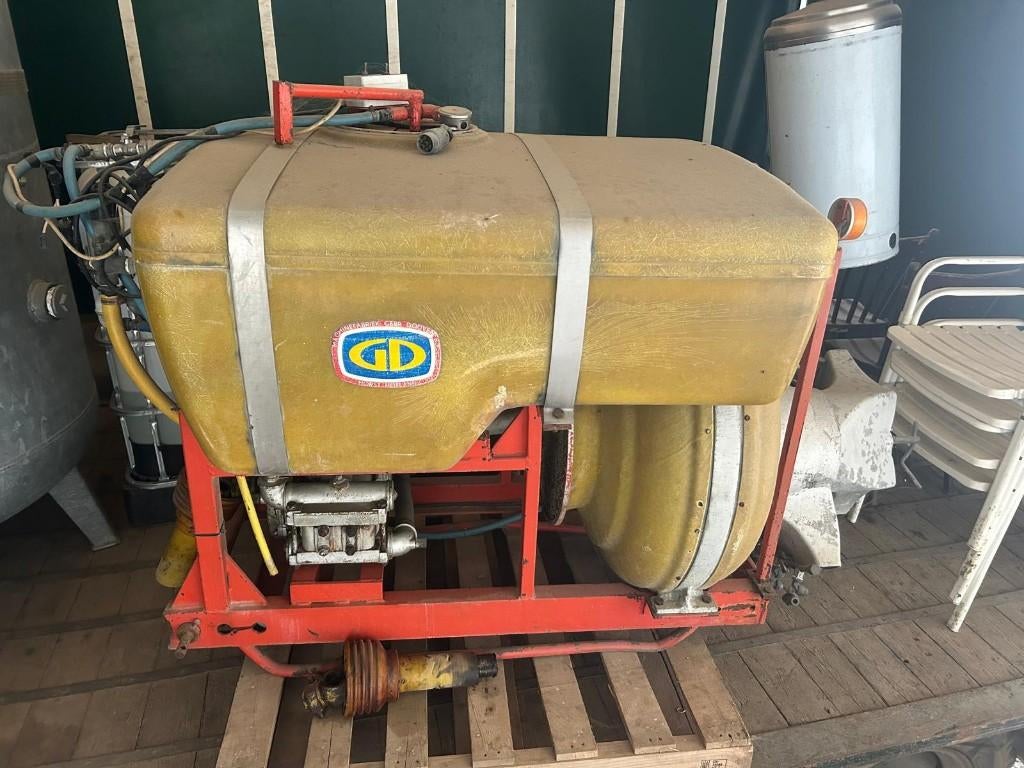 Duve gedragen fruitsproeier 400 L, Ophalen, Onkruidbestrijding