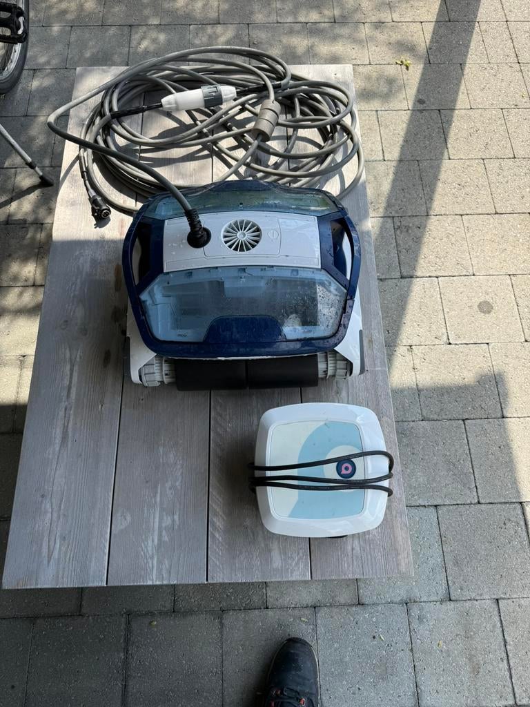 Zwembad robot 3 jaar oud nog in super toestand, Tuin en Terras, Ophalen, Zo goed als nieuw