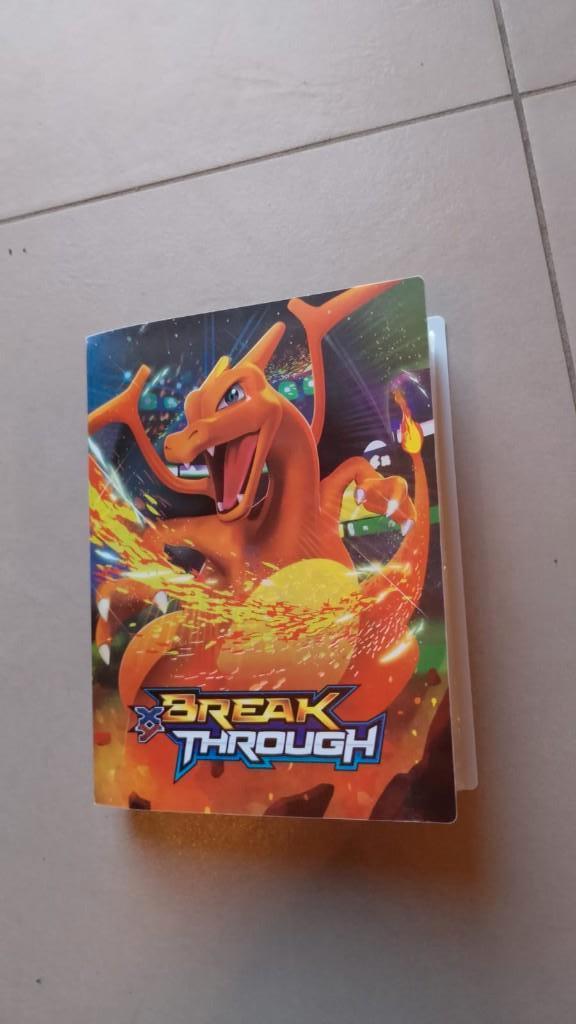 Pokemon boek kaft met 240 mix kaarten, Enlèvement ou Envoi