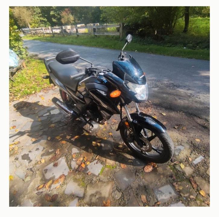 Moto honda cbf 125, Motos, Motos | Honda, Particulier, Autre, jusqu'à 11 kW, 1 cylindre, Permis Moto A1 minimum, Éclairage LED