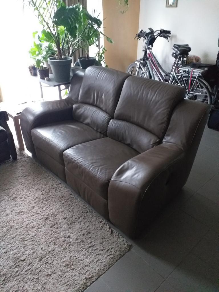 GRATIS Lederen zetel met 2x relax. Hasselt 0478/386116, Ophalen
