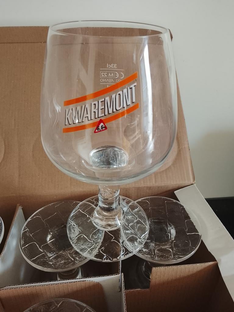 6 kwaremontglazen, Collections, Enlèvement