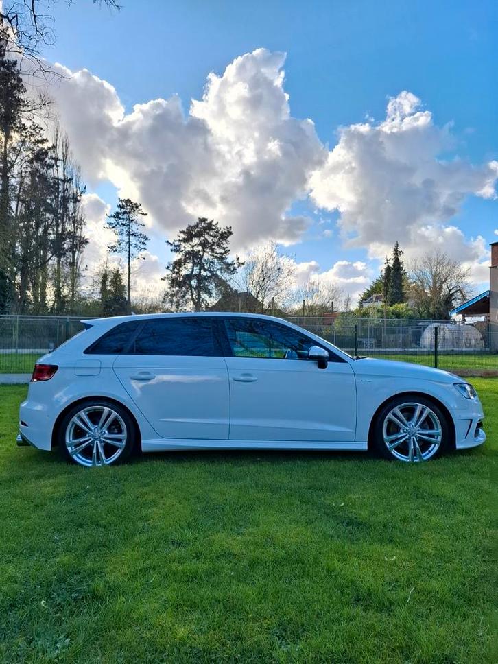 Audi a3 etron full sline etat neuf, Autos, Audi, Particulier, A3, Hybride Électrique/Essence, Automatique, Blanc, Entretenue par le concessionnaire