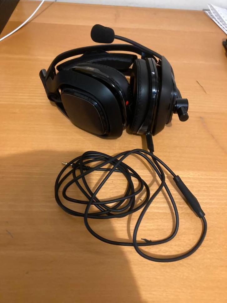 Astro tr A40, Informatique & Logiciels, Casques micro, Comme neuf, Over-ear, Filaire, Casque gamer, Fonction muet du microphone