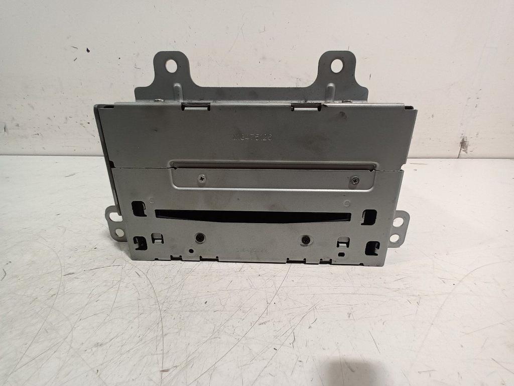 Radio Chevrolet Cruze, Ophalen of Verzenden, Van der Ven Autorecycling B.V., Onderdelen@venauto.nl, Ettenseweg 76, 4706 PB Roosendaal, The Netherlands