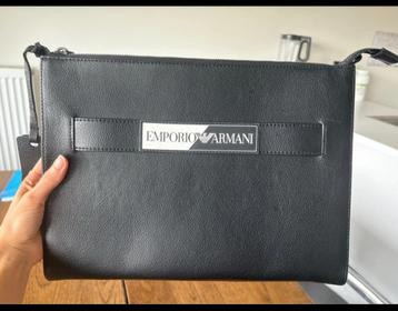 Pochette Armani  beschikbaar voor biedingen