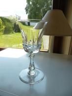 12 verres en cristal, Enlèvement