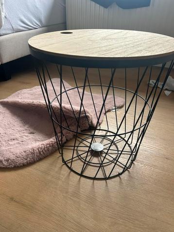 Opbergtafeltje  beschikbaar voor biedingen