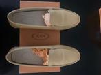 Mocassins Tod’s, Beige, Enlèvement, Porté, Chaussures basses