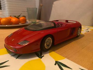 Ferrari Mythos/Rood (Revell) 1/18 beschikbaar voor biedingen